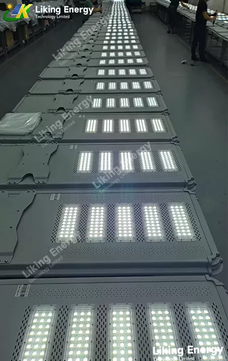 Предоставить вам индивидуальное решение для уличного освещения на солнечных батареях