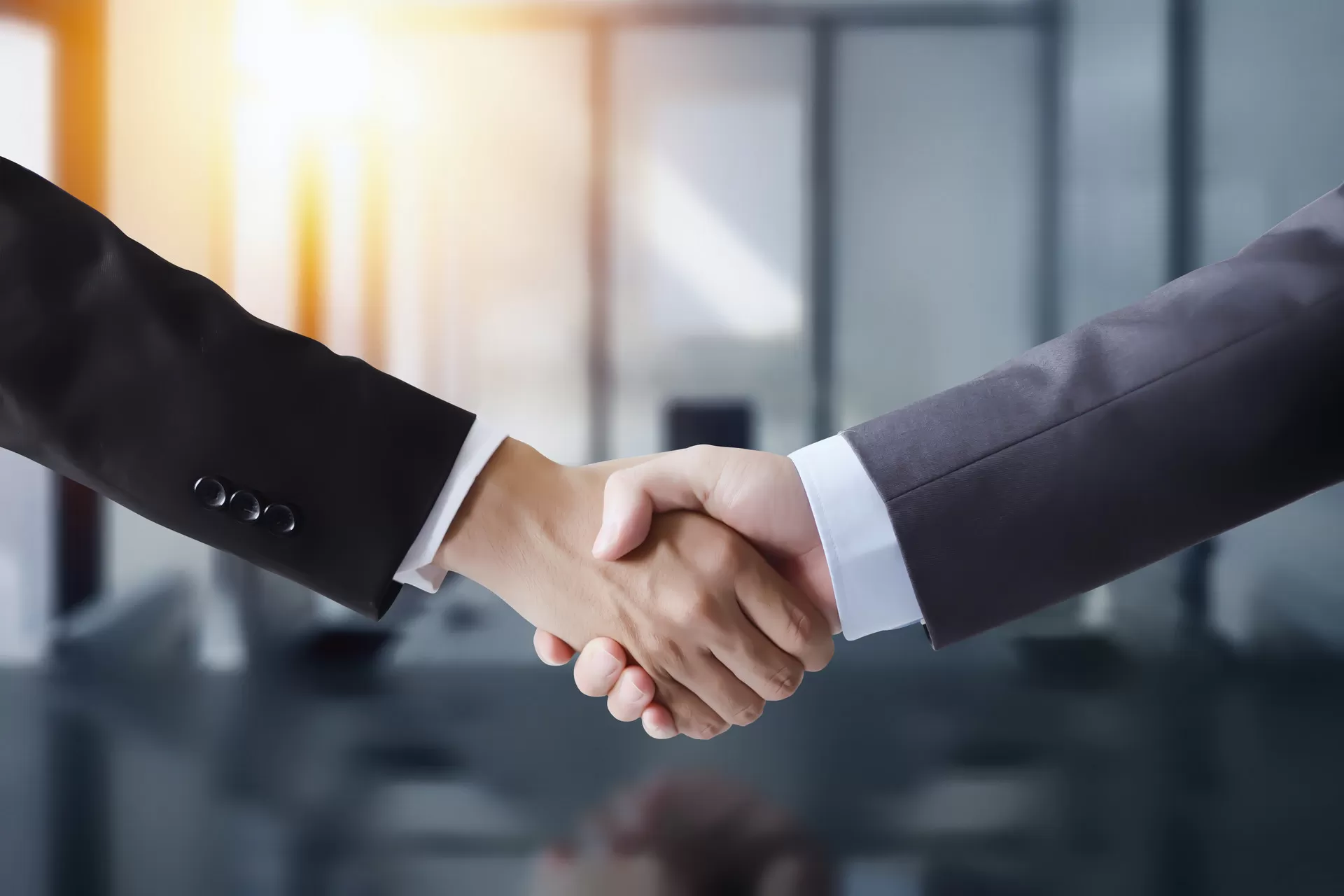 Ваш надежный поставщик солнечного света Ваш надежный поставщик солнечного света