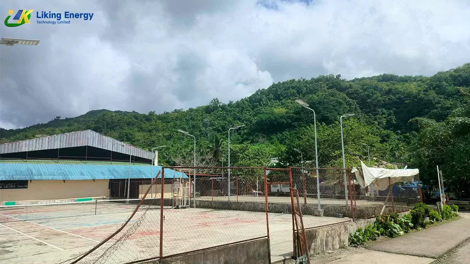 Каковы различия между интегрированными и сплит-типа солнечных уличных фонарей? Что же лучше?